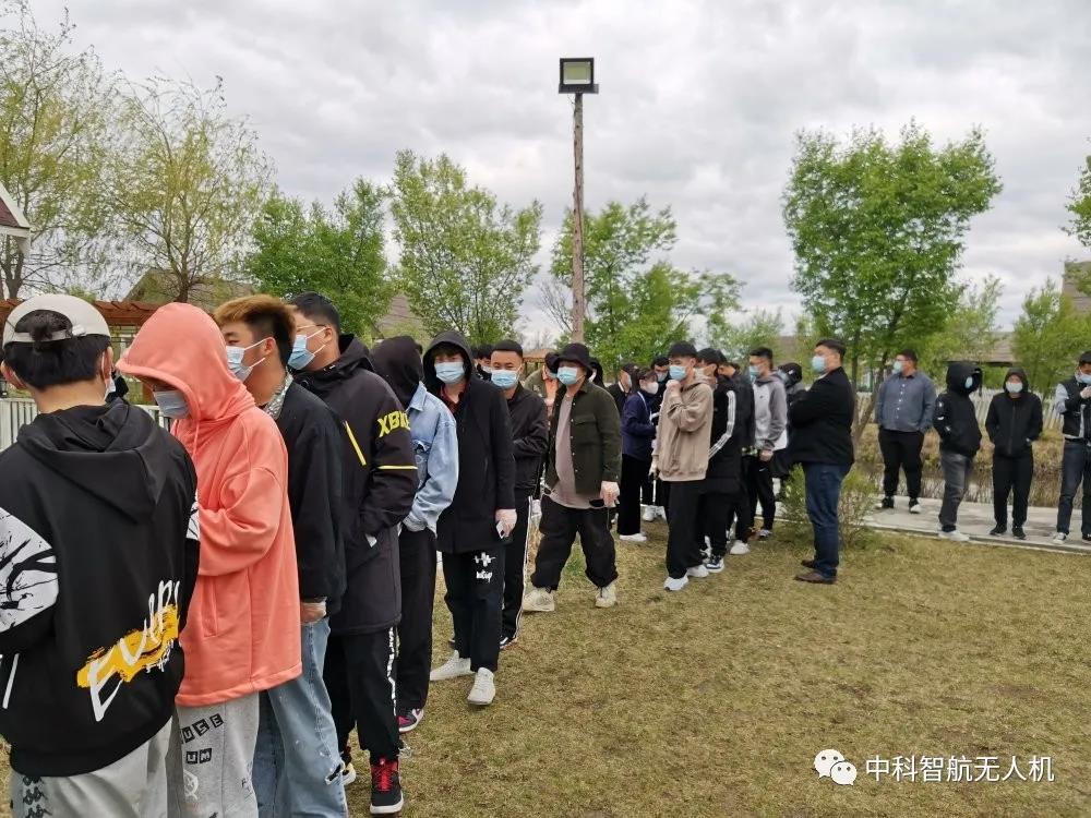 民航局无人机驾驶员执照考试顺利进行，中科智航再获佳绩！